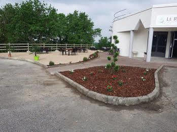 Hotel Le Riccoty Blyes Екстериор снимка